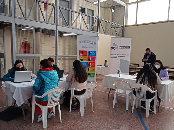 Mas de 50 hombres y mujeres privados de libertad fueron atendidos por el equipo de la Defensor&iacute;a del Biob&iacute;o en el CCP de Concepci&oacute;n.