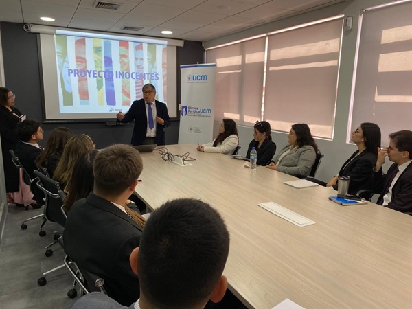 Jaime Venegas inst&oacute; a las y los futuros abogados a ser profesionales &iacute;ntegros y respetuosos de la presunci&oacute;n de inocencia de las personas.