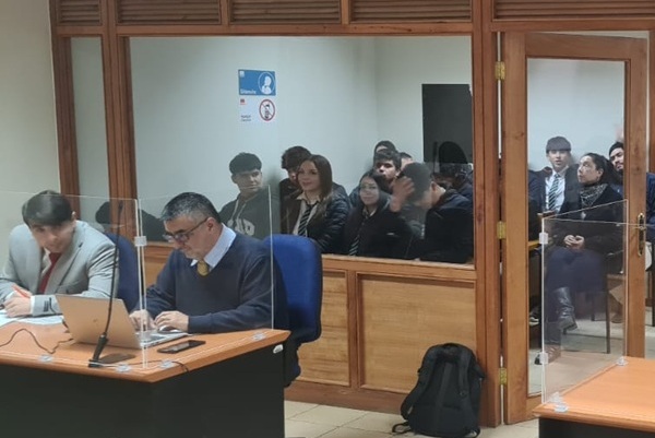 Los estudiantes de tercero medio estuvieron toda una ma&ntilde;ana en el tribunal, aprendiendo sobre el proceso penal.