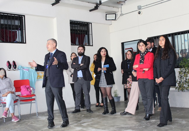 El equipo de profesionales se traslad&oacute; hasta el CCPF de Bulnes para realizar un di&aacute;logo participativo durante una plaza de justicia.