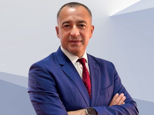 El Defensor Regional de Arica y Parinacota, Sergio Zenteno Alfaro.