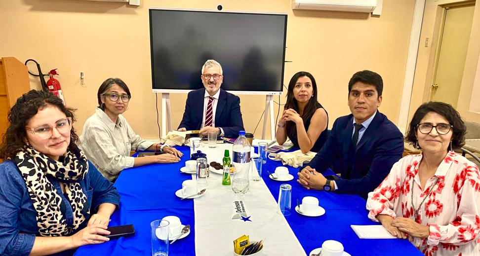 La reuni&oacute;n se realiz&oacute; en la sala de reuniones de la Defensor&iacute;a Regional, en Copiap&oacute;.