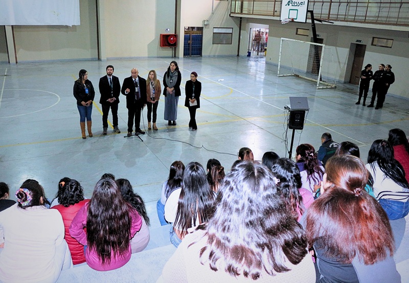 Junto con reiterar las prestaciones y derechos penitenciarios, el Defensor Regional destac&oacute; el ejercicio de defensa con enfoque de g&eacute;nero. 