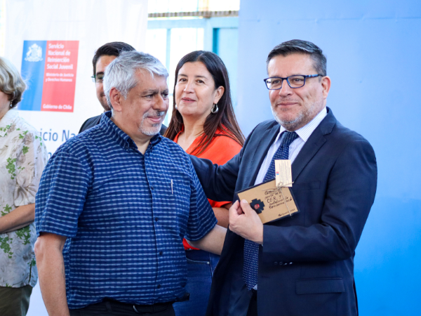 El Defensor Regional, Gabriel Carri&oacute;n, recibi&oacute; el reconocimiento del Servicio de Reinserci&oacute;n Social Juvenil de Tarapac&aacute;.
