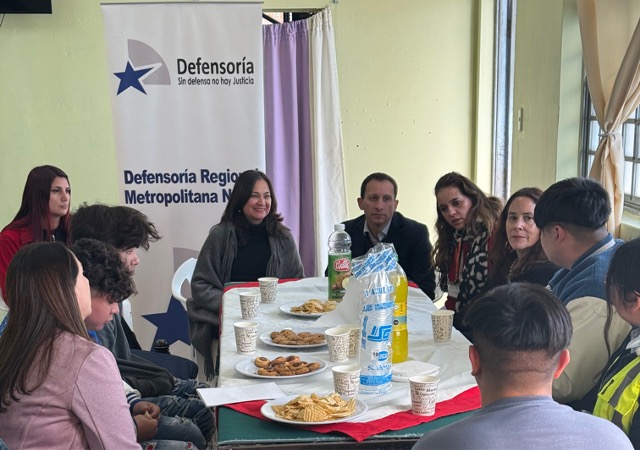 En la Casa 1 fue el encuentro con siete j&oacute;venes que dialogaron con la Defensora Regional, la jefa de RPA y profesionales de la DRMN y del Sename. 