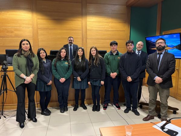 Muy satisfechos se mostraron todos los intervinientes de este "Tribunal de j&oacute;venes".