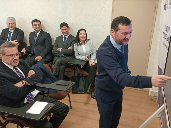 La charla de H&eacute;ctor Barros se realiz&oacute; en el Centro de Capacitaci&oacute;n de la Defensor&iacute;a Penal P&uacute;blica.