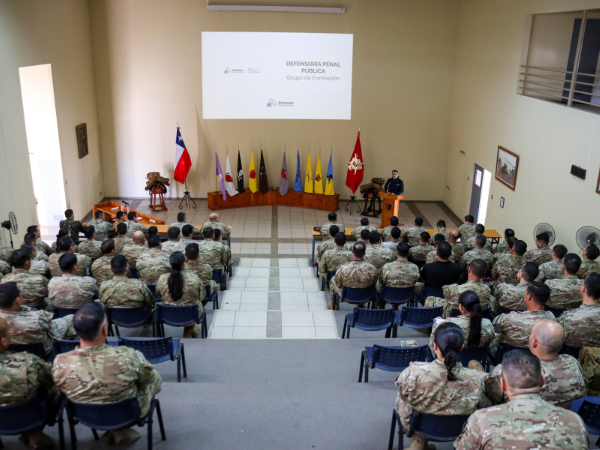 La jornada de capacitaci&oacute;n reuni&oacute; a cerca de cien funcionarias y funcionarios del Ej&eacute;rcito de Chile.