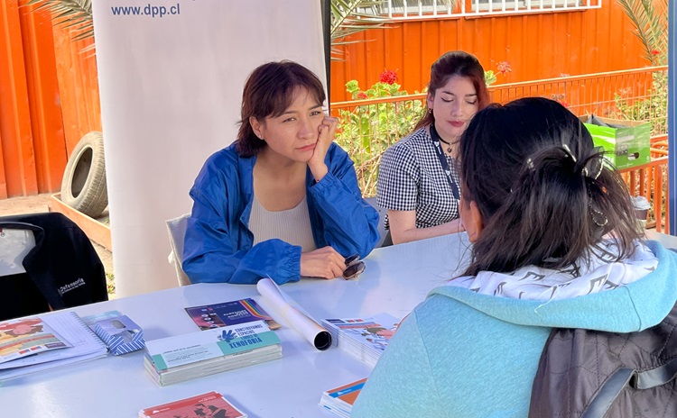 El equipo de defensa de migrantes y extranjeros de Antofagasta particip&oacute; en la plaza ciudadana organizada por el Poder Judicial 