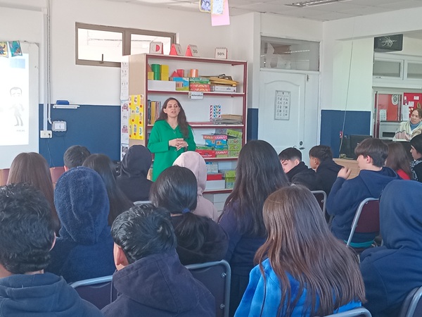 Un total de 135 estudiantes machalinos recibieron informaci&oacute;n &uacute;til sobre responsabiliad penal juvenil.