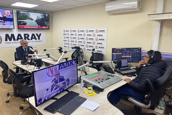 El defensor regional conversa con Jorge Luis Malebr&aacute;n en radio Maray.