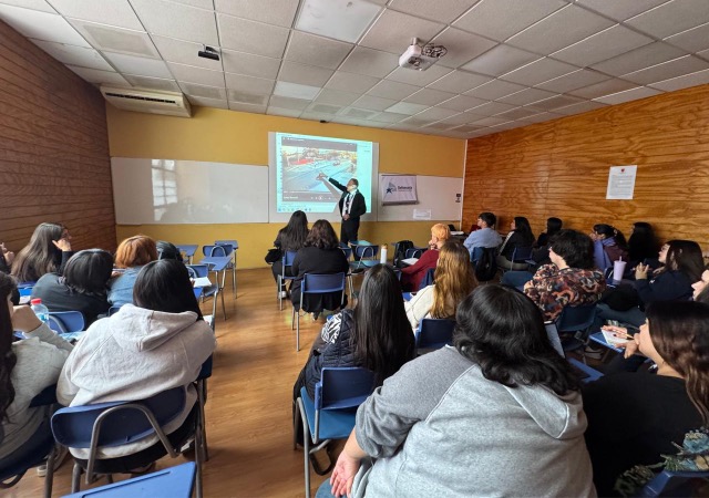 El defensor p&uacute;blico  Humberto S&aacute;nchez, ofreci&oacute; charla del Proyecto Inocentes a estudiantes universitarios.  