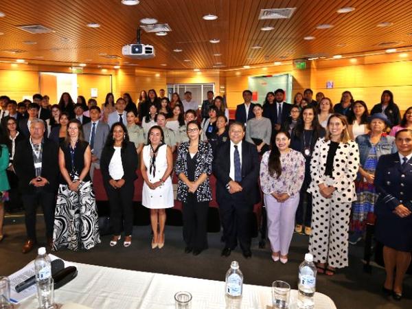 El conversatorio "Mujer y justicia" reuni&oacute; a especialistas y representantes de diversas instituciones de Antofagasta.