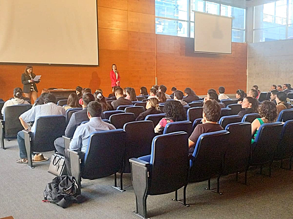 En el Centro de Justicia de Santiago (CJS), cerca de 140 personas rindieron ambos ex&aacute;menes habilitantes.